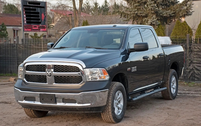 Dodge RAM cena 69000 przebieg: 120000, rok produkcji 2016 z Warszawa małe 379